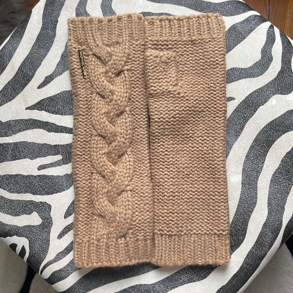 Michael Kors Patchwork Cable Knit Arm Warmer Fing… - image 1